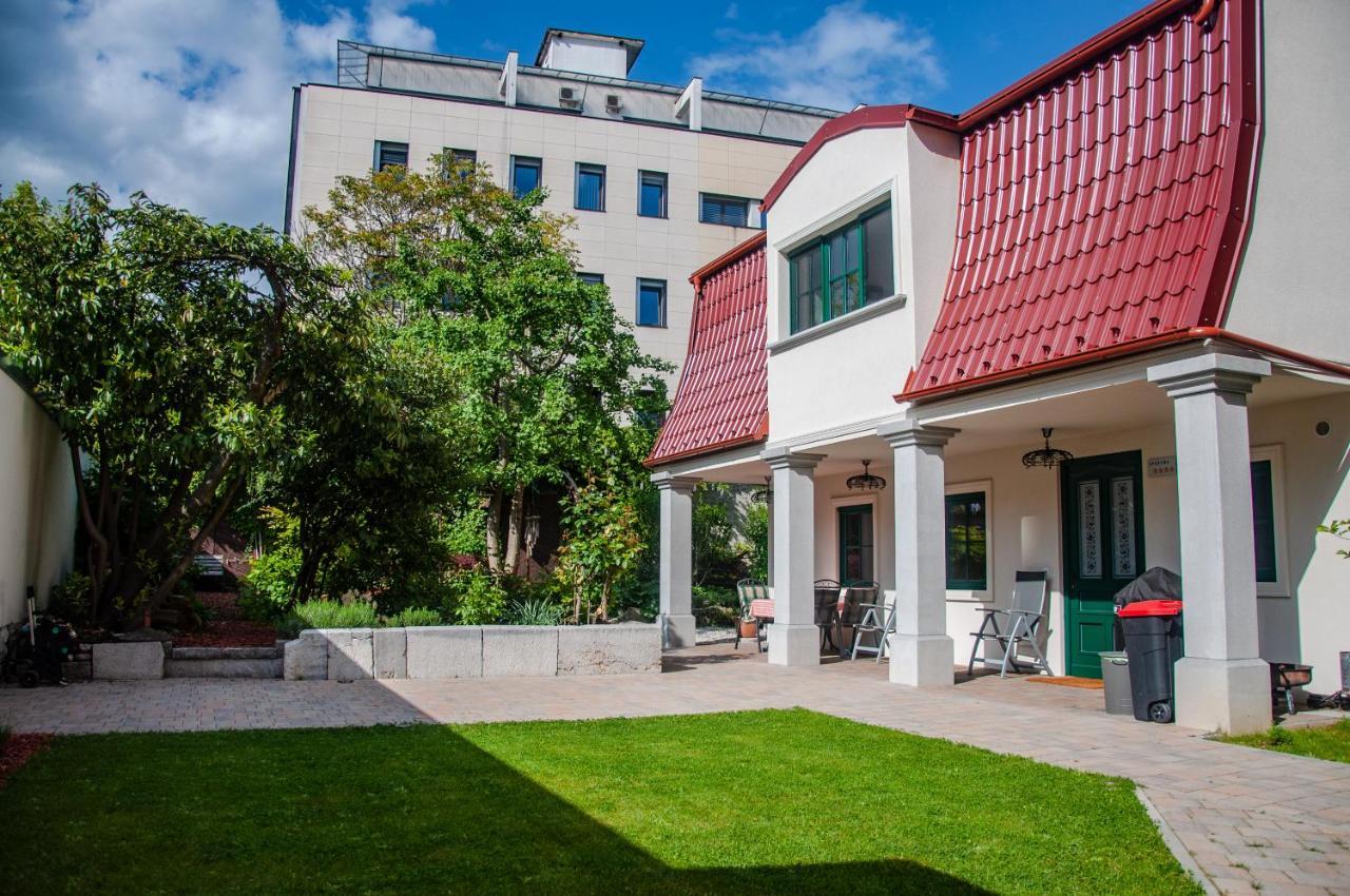 Entire House In The Center Of Ljubljana - Free Parking - Dragon Garden Pavilion Ljubljana Eksteriør billede
